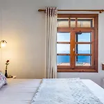 Irida Skopelos Apartman *
