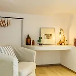 Irida Skopelos Apartman *