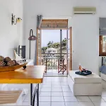 Irida Skopelos Apartman *
