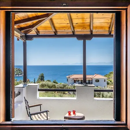 Irida Skopelos *