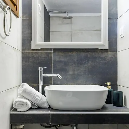 Irida Skopelos Apartament *