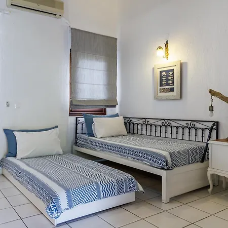 Irida Skopelos *