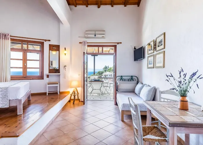 Irida Skopelos Daire Stafylos