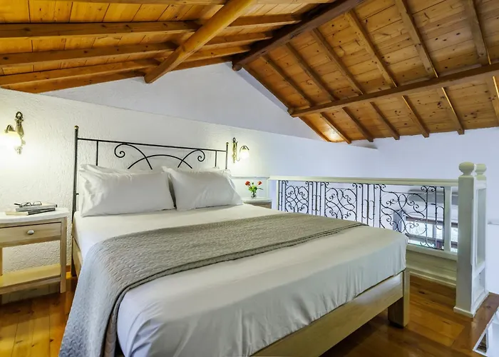 Irida Skopelos * Stafylos